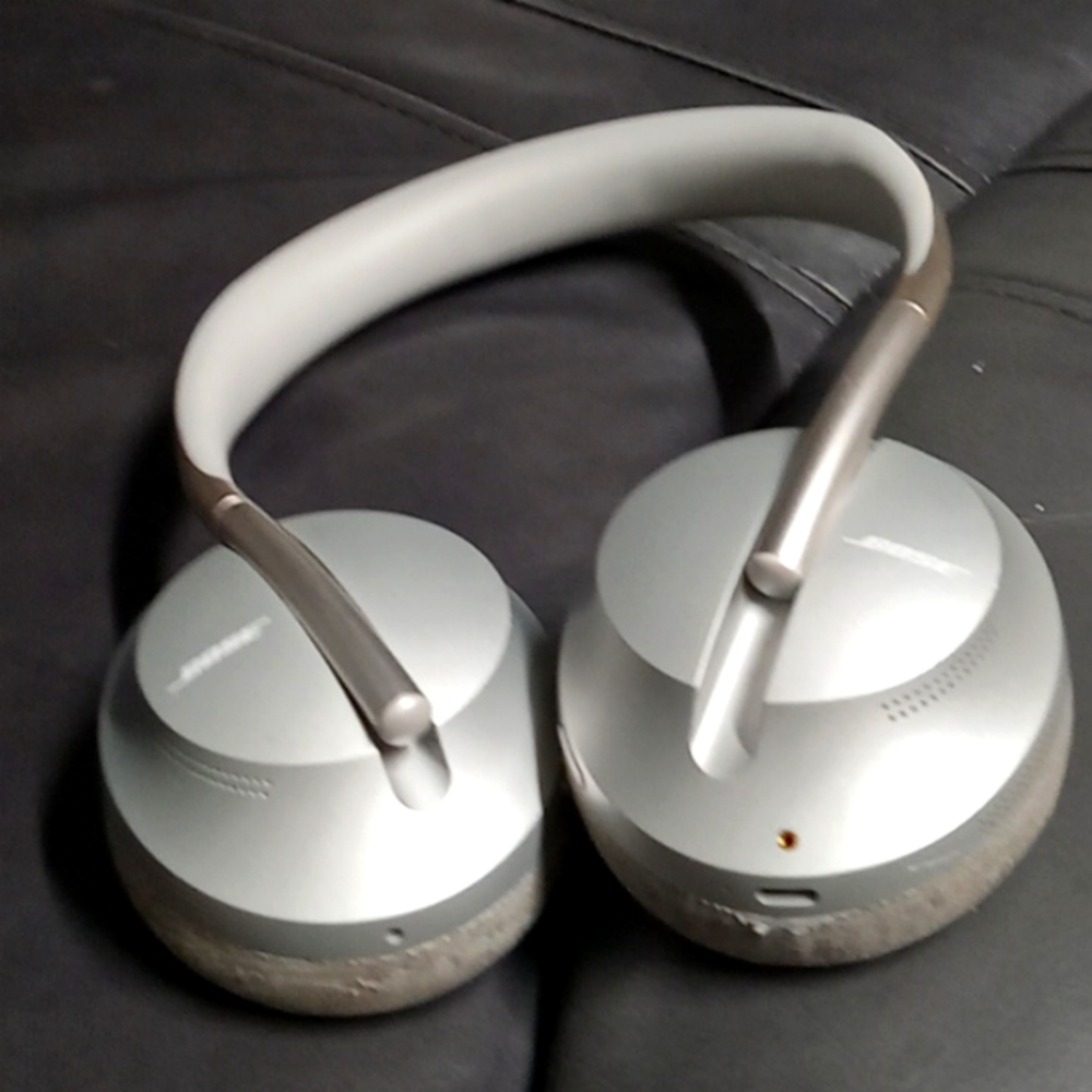 noise canceling headphones